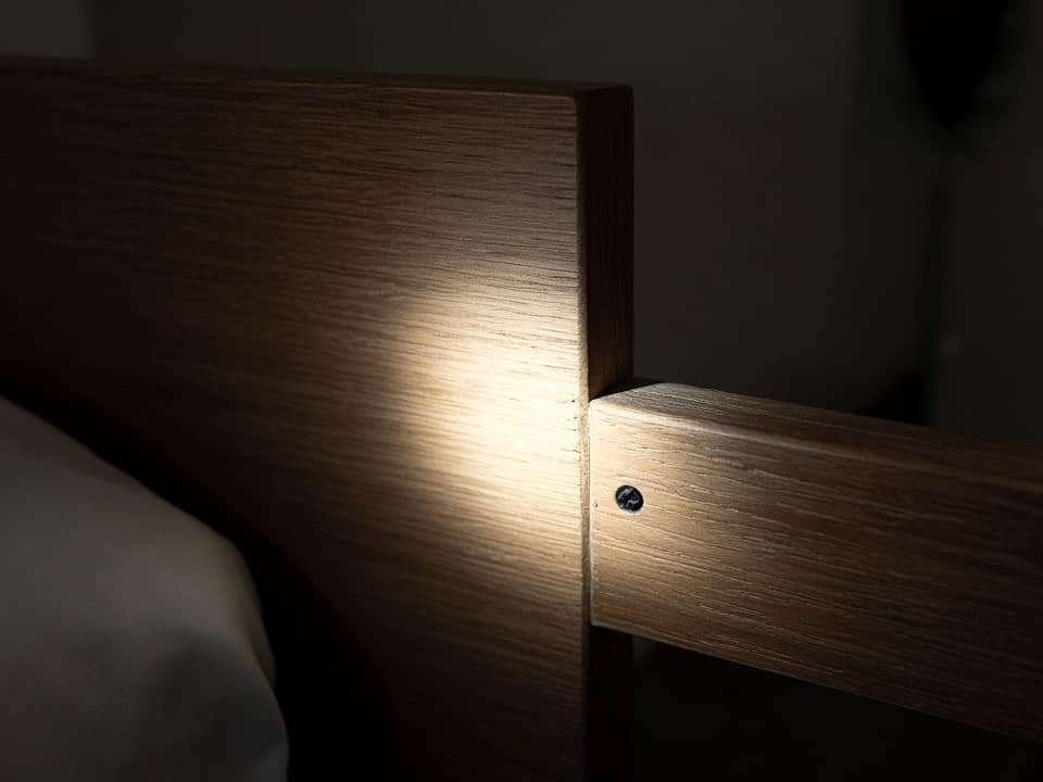 Inspection light on a headboard joint, Central New Jersey